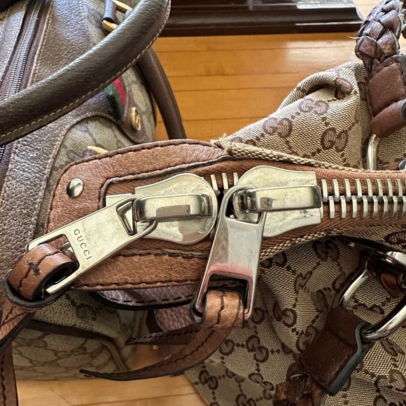 Gucci Tan and Brown Monogram large Shoulder Bag - Picture 12 of 15